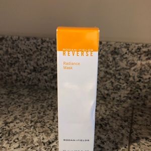 Rodan + Fields Reverse Radiance Mask